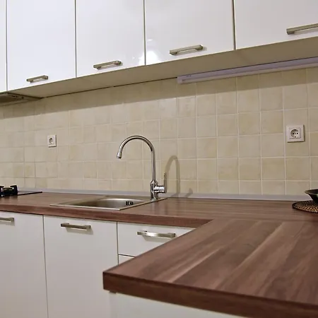 J&v Apartman *